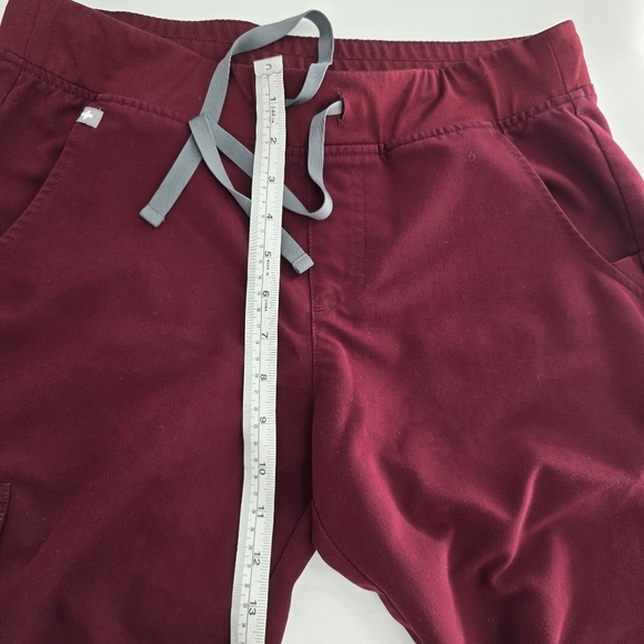 figs Uman Relaxed Jogger Scrub Pants and catarina one pocket top burgandy medium - Picture 10 of 13